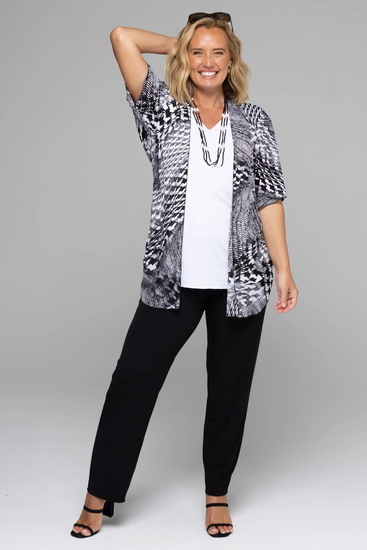 Black and White Net Knit Short Sleeve Kimono