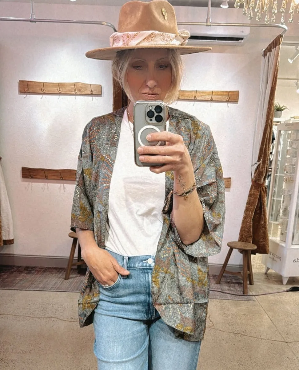 Florence Metallic Short Silver Kimono