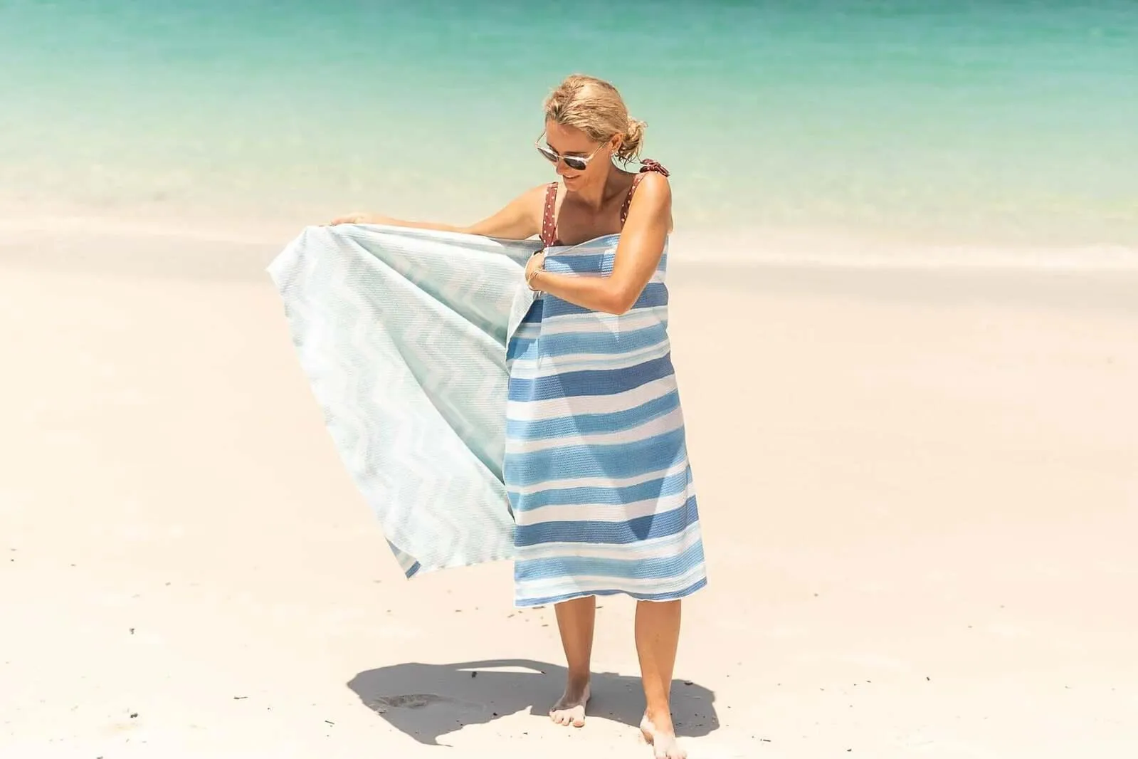 NAKIE OCEAN BREEZE - RECYCLED SAND FREE BEACH TOWEL