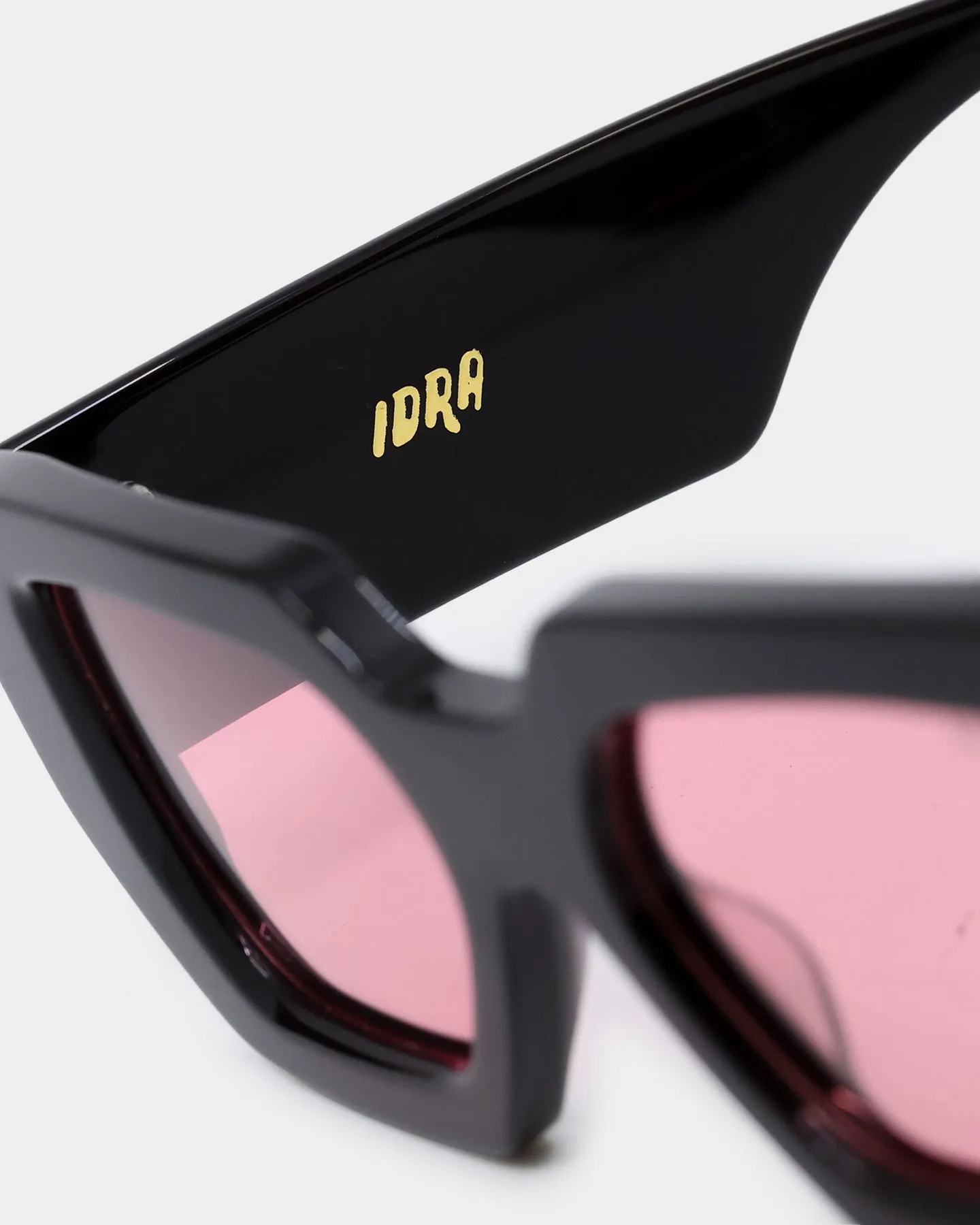 NUQE Idra Sunglasses Black/Rose