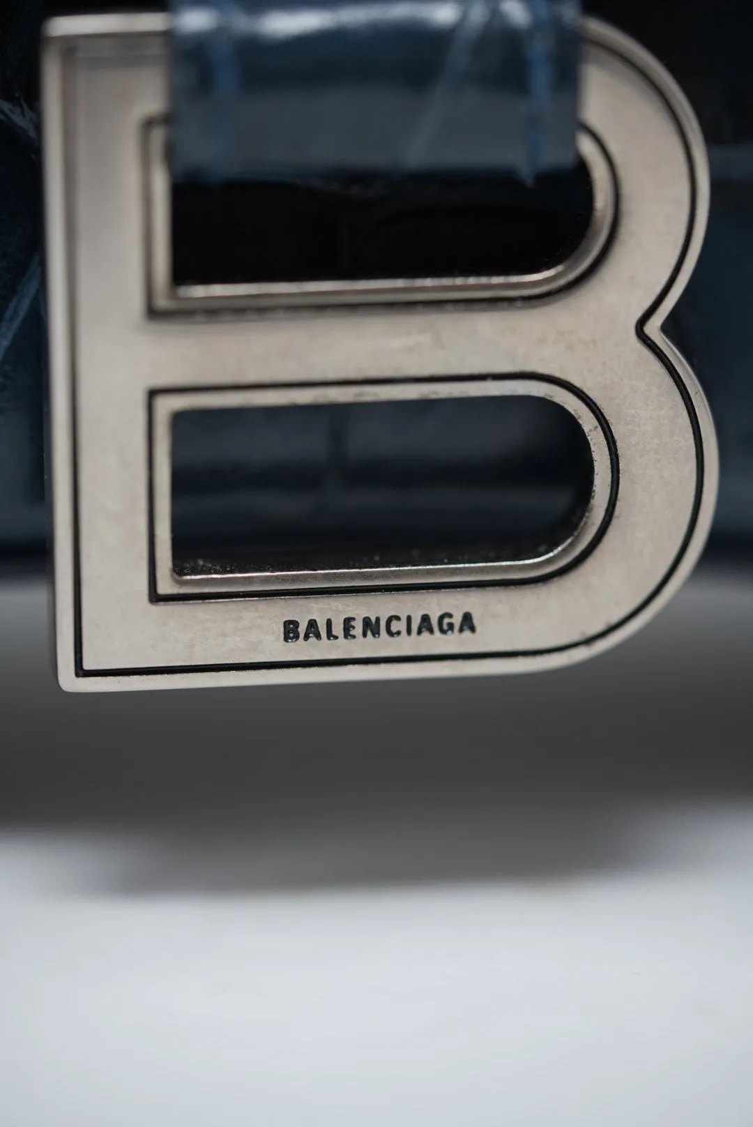 Pre-owned Balenciaga HOURGLASS XS HANDBAG